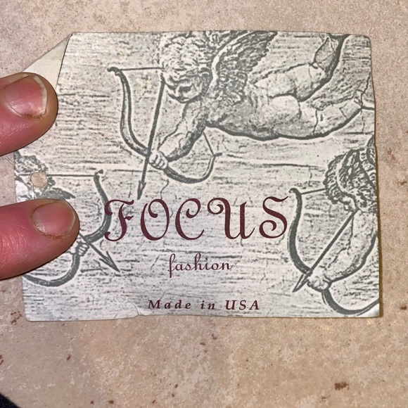 Focus short sleeve top Sz L - Picture 5 of 5